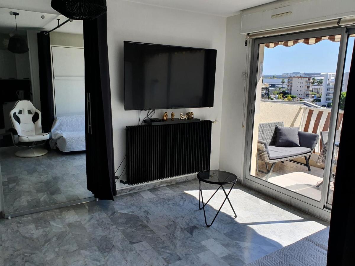 Superbe Appartement Plage Saint-Laurent Du Var Exterior photo